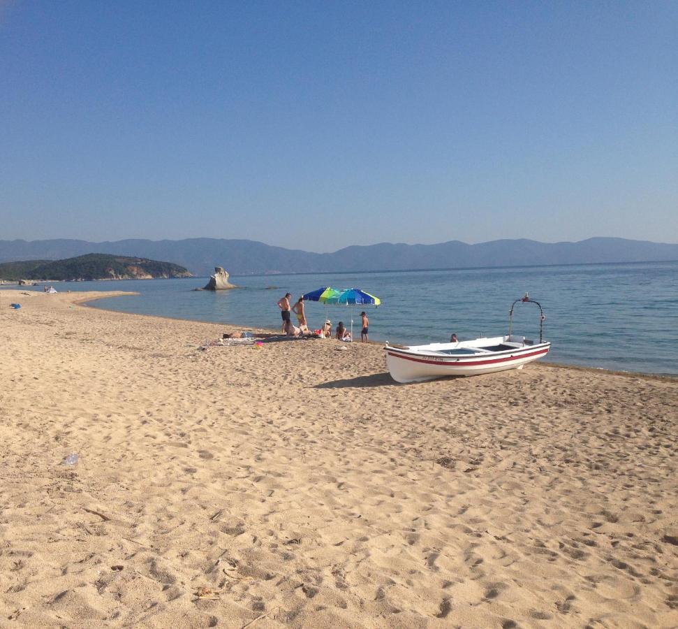 Ikidiki Beach Villa Ierissós Buitenkant foto